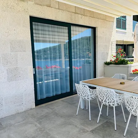 Apartament Levanat *